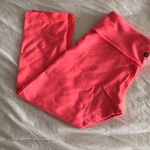 Coral Lululemon cropped legging